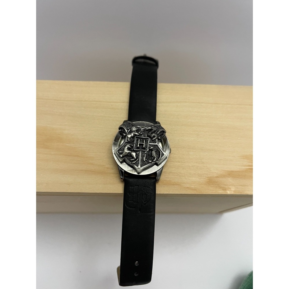 Harry Potter Hogwarts Crest Flip Top Watch Black Leather Band HC0079 Japan Movt